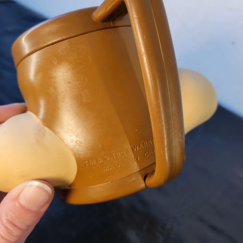 Warner Bros. Wile E. Coyote Looney Tunes 1993 Plastic Figural Mug 12 fl oz - Picture 7 of 10